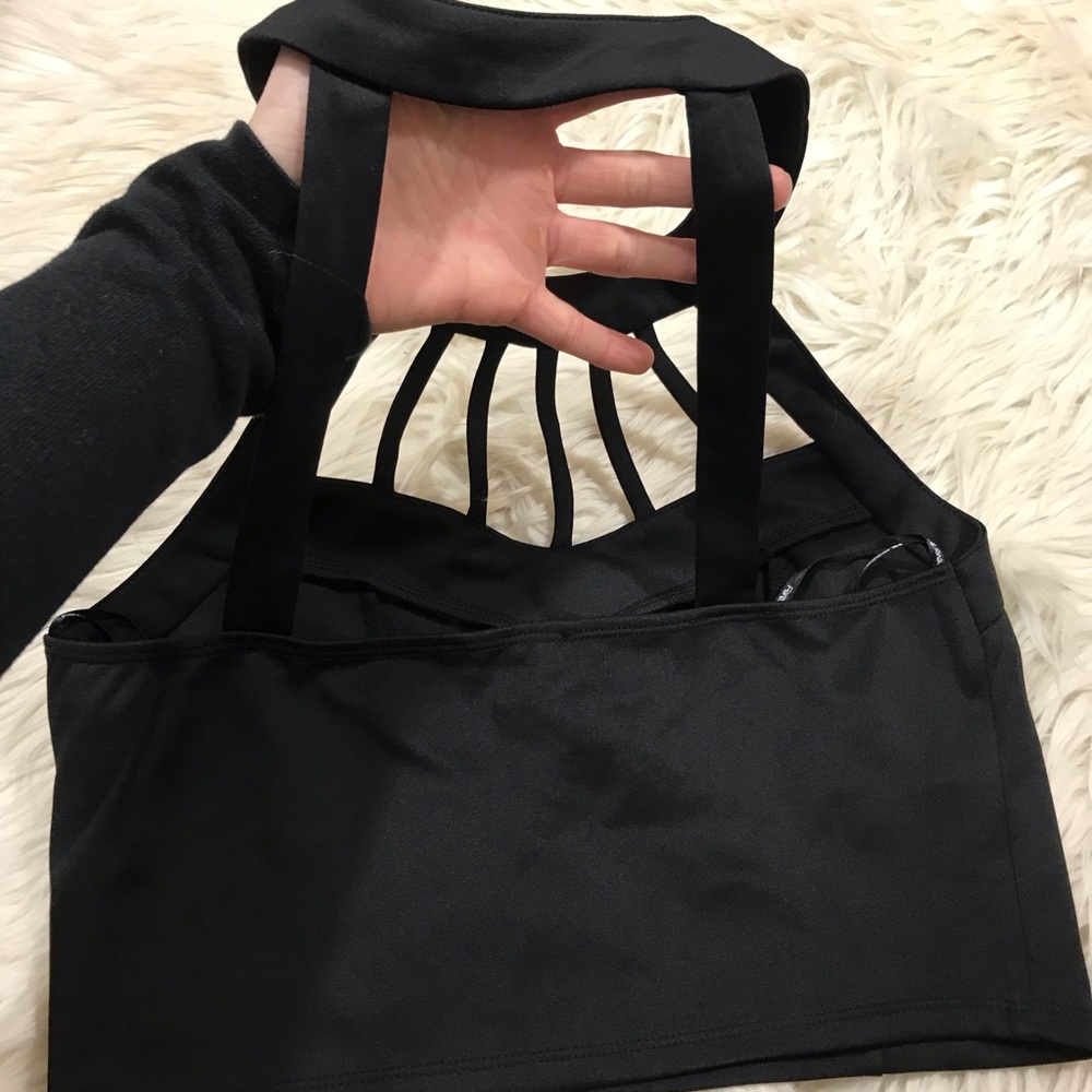 Caged crop top - Picture 3 of 6